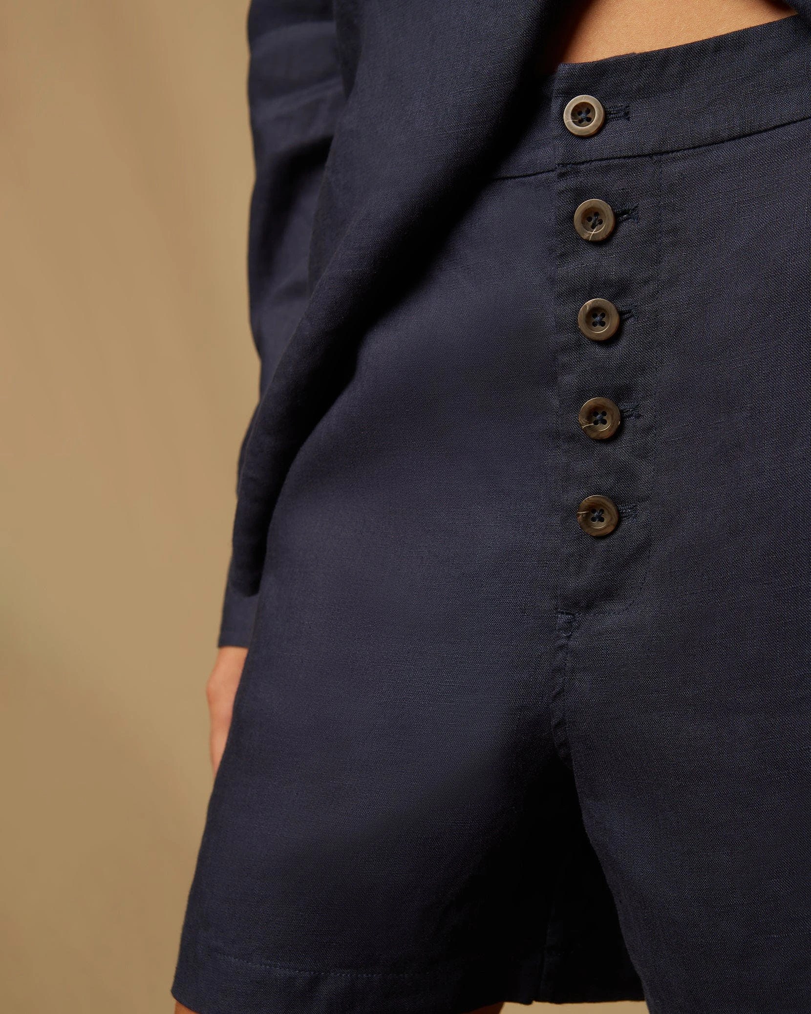 Onia Linen Boyfriend Short - Image 5