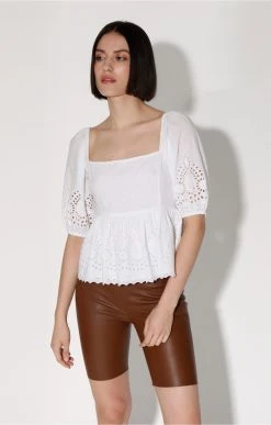 Walter Baker Monique Short, Terracotta