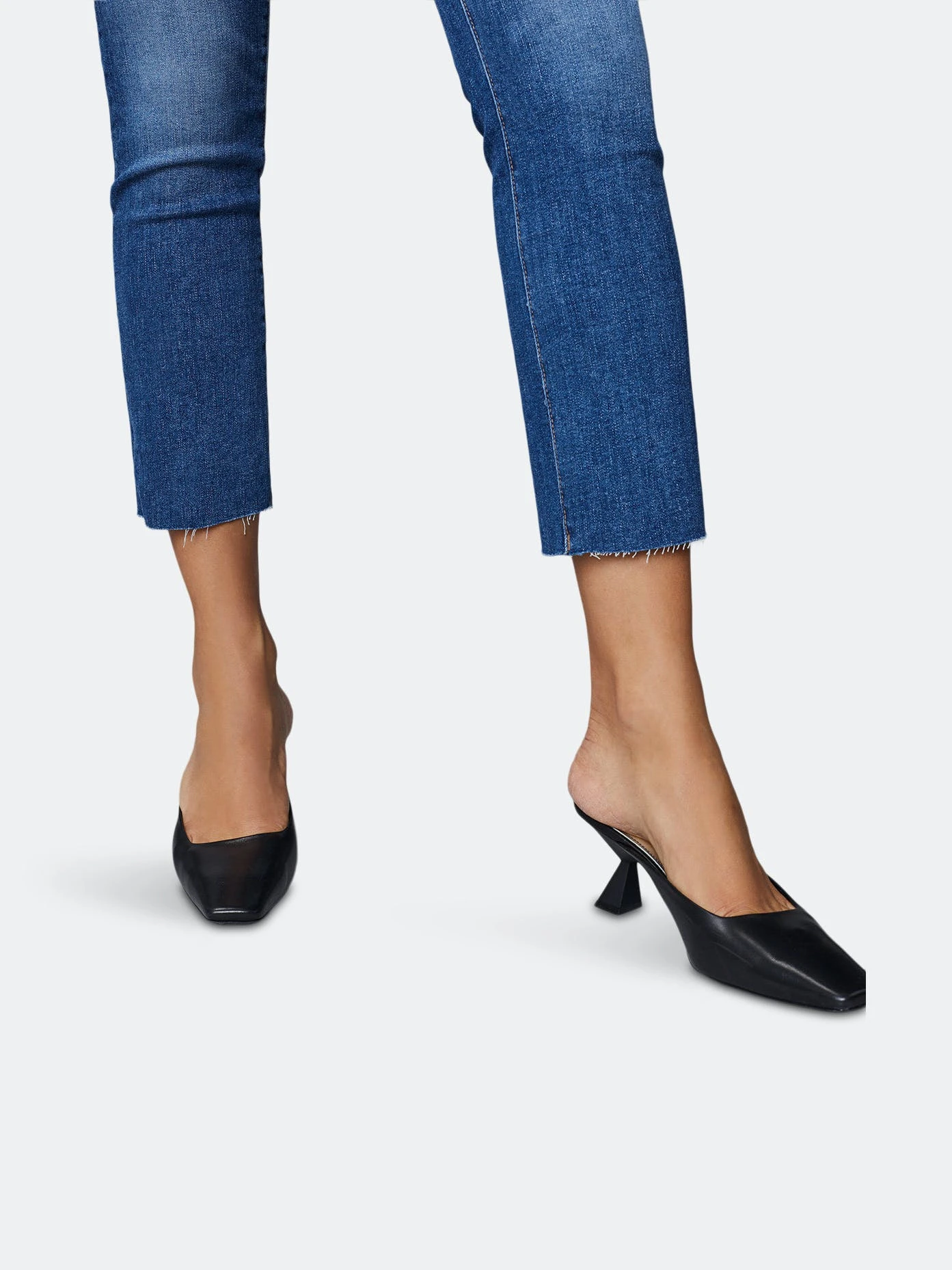 DL1961 Mara Straight Mid Rise Instasculpt - Image 5